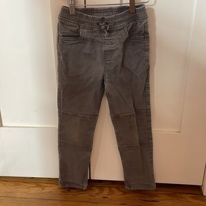 Gray kickstart pants from Hanna Andersson.